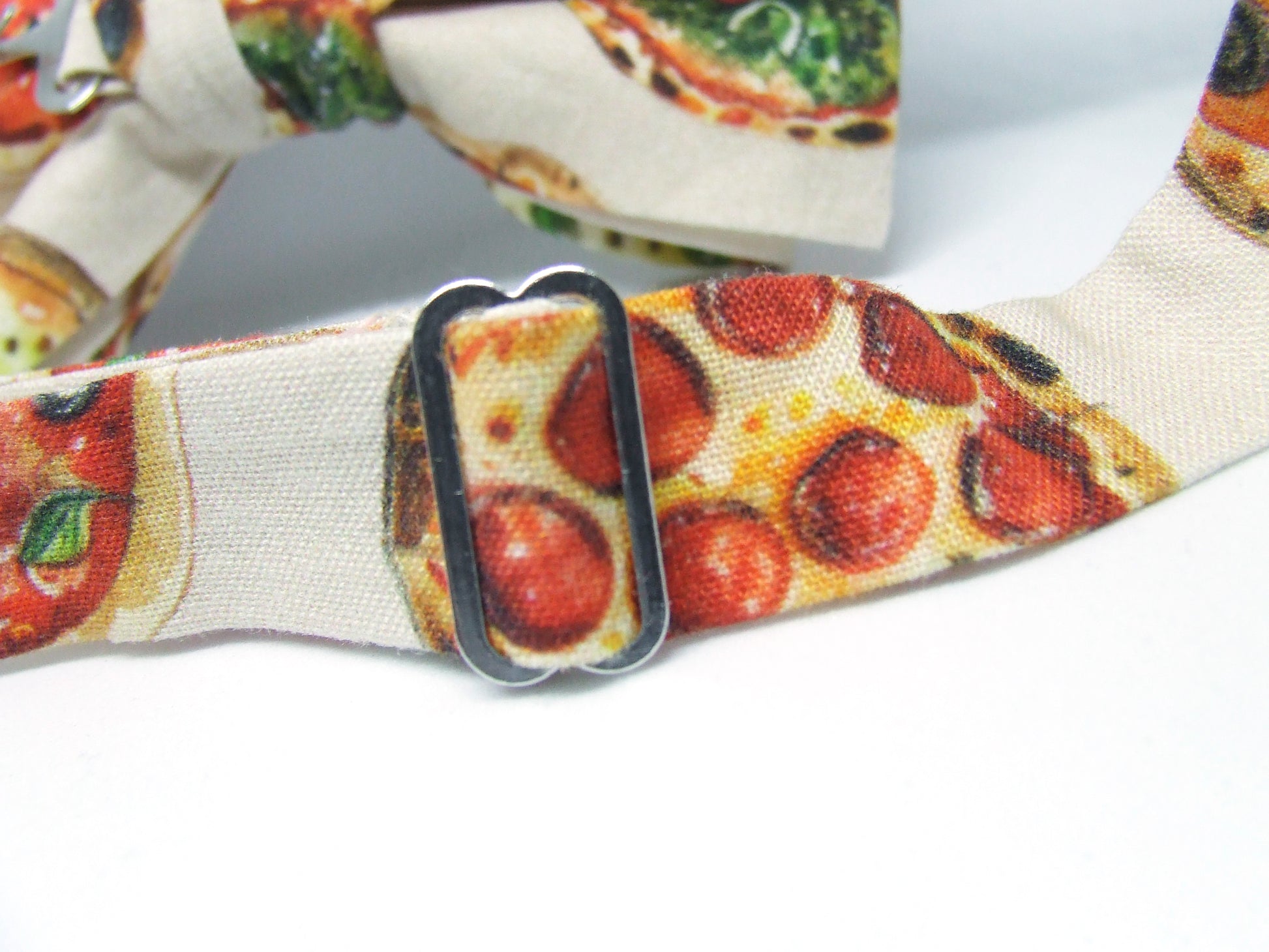 Vlinderstrik detail pizza thema